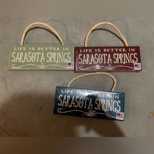 Sarasota Springs signs